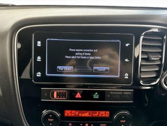 Mitsubishi Outlander 2.4h TwinMotor 13.8kWh 4h CVT 4WD Euro 6 (s/s) 5dr