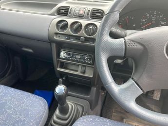 Nissan Micra 1.0 16v Twister 3dr