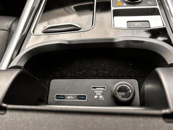 Land Rover Range Rover Sport 3.0 D300 MHEV HSE Dynamic Black Auto 4WD Euro 6 (s/s) 5dr