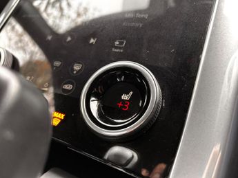 Land Rover Range Rover Sport 3.0 D300 MHEV HSE Dynamic Black Auto 4WD Euro 6 (s/s) 5dr