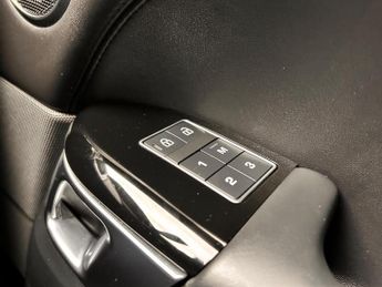 Land Rover Range Rover Sport 3.0 D300 MHEV HSE Dynamic Black Auto 4WD Euro 6 (s/s) 5dr