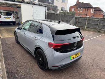 Volkswagen ID.3 Pro Performance 58kWh Life Auto 5dr