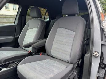 Volkswagen ID.3 Pro Performance 58kWh Life Auto 5dr