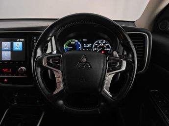 Mitsubishi Outlander 2.4h TwinMotor 13.8kWh Design CVT 4WD Euro 6 (s/s) 5dr