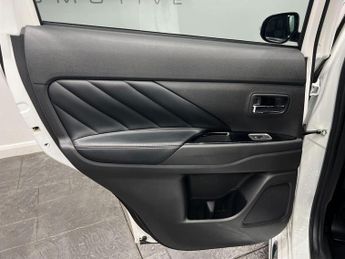 Mitsubishi Outlander 2.4h TwinMotor 13.8kWh 4hs CVT 4WD Euro 6 (s/s) 5dr