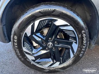 Nissan Qashqai 1.3 DIG-T MHEV N-Connecta XTRON Euro 6 (s/s) 5dr