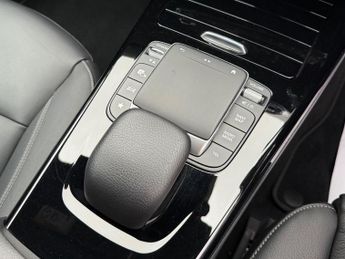 Mercedes-Benz CLA 1.3 CLA180 AMG Line (Premium) Coupe 7G-DCT Euro 6 (s/s) 4dr