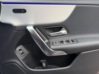 Mercedes-Benz CLA 1.3 CLA180 AMG Line (Premium) Coupe 7G-DCT Euro 6 (s/s) 4dr