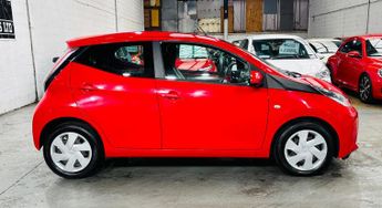 Toyota AYGO 1.0 VVT-i x-play x-shift Euro 6 5dr