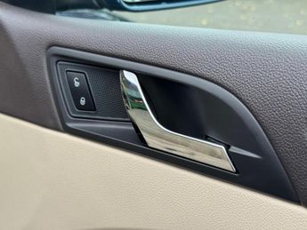 Skoda Superb 2.0 TDI Elegance DSG 4WD Euro 5 (s/s) 5dr