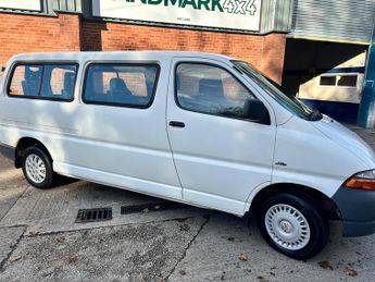 Toyota Hiace 2.5 D-4D 300 GS (1 Side / Twin Rear Doors)