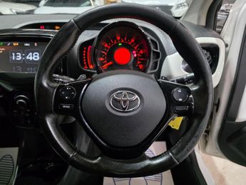 Toyota AYGO 1.0 VVT-i x-pression x-wave x-shift Euro 5 5dr Euro 5