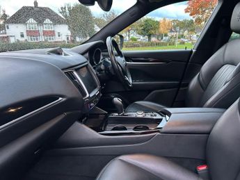 Maserati Levante 3.0D V6 ZF 4WD Euro 6 (s/s) 5dr