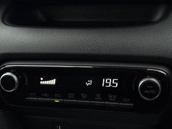 Toyota Yaris 1.5 VVT-h Design Hatchback 5dr Petrol Hybrid E-CVT Euro 6 (s/s) 