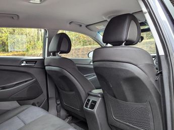 Hyundai TUCSON 2.0 CRDi SE Nav Auto 4WD Euro 6 5dr