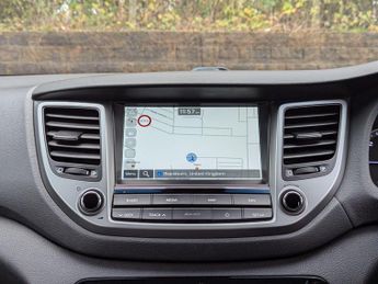 Hyundai TUCSON 2.0 CRDi SE Nav Auto 4WD Euro 6 5dr