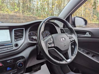 Hyundai TUCSON 2.0 CRDi SE Nav Auto 4WD Euro 6 5dr