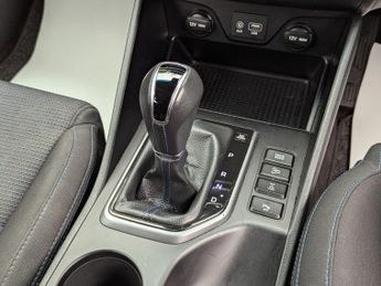 Hyundai TUCSON 2.0 CRDi SE Nav Auto 4WD Euro 6 5dr