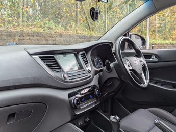Hyundai TUCSON 2.0 CRDi SE Nav Auto 4WD Euro 6 5dr
