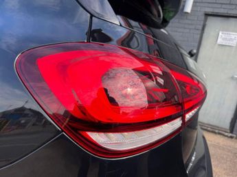 MERCEDES-BENZ A-CLASS 2.0 A35 AMG (Premium Plus) Hatchback 5dr Petrol SpdS DCT 4MATIC 