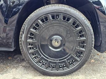 Land Rover Defender 110 3.0 D250 MHEV X-Dynamic SE Auto 4WD Euro 6 (s/s) 5dr