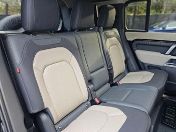 Land Rover Defender 110 3.0 D250 MHEV X-Dynamic SE Auto 4WD Euro 6 (s/s) 5dr