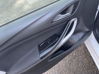 Vauxhall Astra 1.6 CDTi Design Sports Tourer Auto Euro 6 5dr