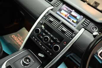 LAND ROVER DISCOVERY SPORT 2.0 TD4 HSE Black SUV 5dr Diesel Auto 4WD Euro 6 (s/s) (180 ps) 