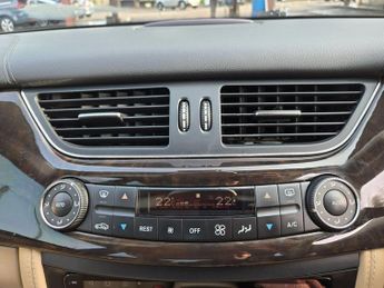 Mercedes-Benz CLS 5.5 CLS500 Coupe 7G-Tronic 4dr