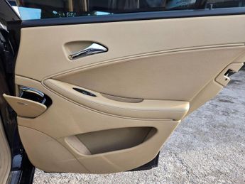 Mercedes-Benz CLS 5.5 CLS500 Coupe 7G-Tronic 4dr