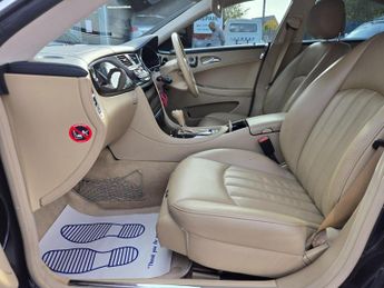 Mercedes-Benz CLS 5.5 CLS500 Coupe 7G-Tronic 4dr
