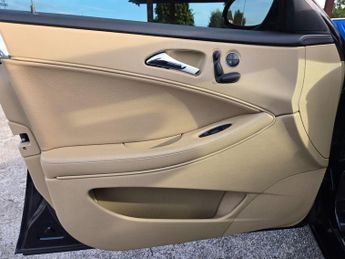 Mercedes-Benz CLS 5.5 CLS500 Coupe 7G-Tronic 4dr