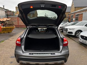Mercedes-Benz GLA 2.1 GLA200d AMG Line 7G-DCT 4MATIC Euro 6 (s/s) 5dr