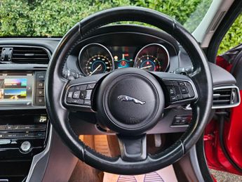 Jaguar XE 2.0d Prestige Auto Euro 6 (s/s) 4dr