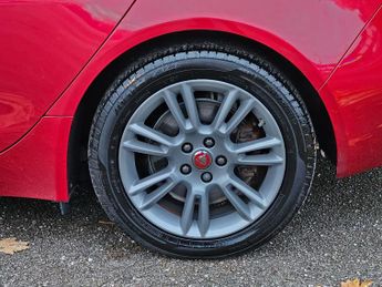 Jaguar XE 2.0d Prestige Auto Euro 6 (s/s) 4dr