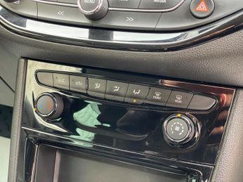 Vauxhall Astra 1.6 CDTi BlueInjection SRi Nav Auto Euro 6 (s/s) 5dr