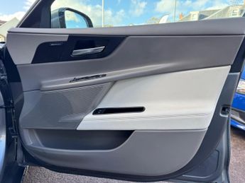 Jaguar XE 2.0d Portfolio Auto Euro 6 (s/s) 4dr