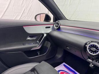 Mercedes-Benz A Class 2.0 A200d Exclusive Edition 8G-DCT Euro 6 (s/s) 5dr