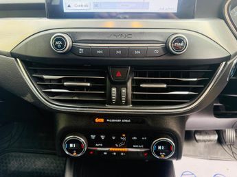 Ford Focus 1.0T EcoBoost Titanium Auto Euro 6 (s/s) 5dr