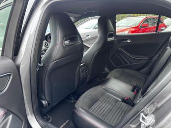 Mercedes-Benz GLA 2.0 GLA250 AMG Line 7G-DCT 4MATIC Euro 6 (s/s) 5dr