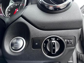 Mercedes-Benz GLA 2.0 GLA250 AMG Line 7G-DCT 4MATIC Euro 6 (s/s) 5dr