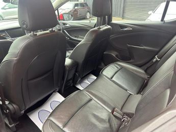 Vauxhall Astra 1.6 CDTi BlueInjection Elite Nav Auto Euro 6 5dr