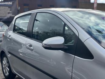 Toyota Yaris 1.33 Dual VVT-i T Spirit Multidrive S Euro 5 5dr