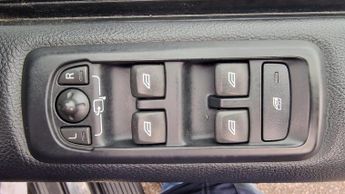 Land Rover Discovery 4 3.0 SD V6 HSE Auto 4WD Euro 6 (s/s) 5dr