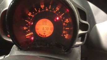 Toyota AYGO 1.0 VVT-i x-play x-shift Euro 5 5dr Euro 5