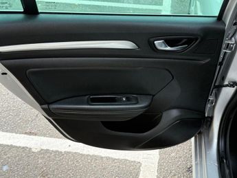 Renault Megane 1.3 TCe Iconic Sport Tourer EDC Euro 6 (s/s) 5dr