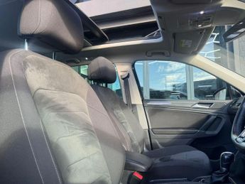 VOLKSWAGEN TIGUAN 2.0 TSI BlueMotion Tech SEL SUV 5dr Petrol DSG 4Motion Euro 6 (s