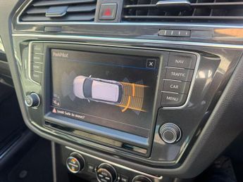 VOLKSWAGEN TIGUAN 2.0 TSI BlueMotion Tech SEL SUV 5dr Petrol DSG 4Motion Euro 6 (s