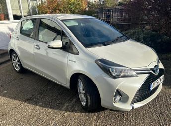 Toyota Yaris 1.5 VVT-h Excel E-CVT Euro 6 5dr (15in Alloy)