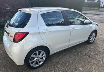 Toyota Yaris 1.5 VVT-h Excel E-CVT Euro 6 5dr (15in Alloy)